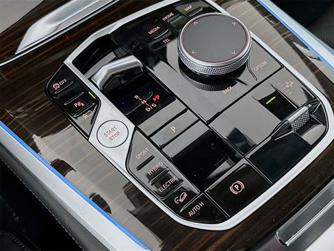 New 2026 BMW X5 xDrive50e w/ M Sport Package image 17