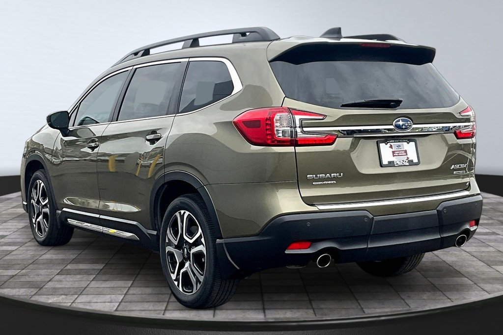 Used 2024 Subaru Ascent Limited w/ Technology Package AWD/4WD image 4