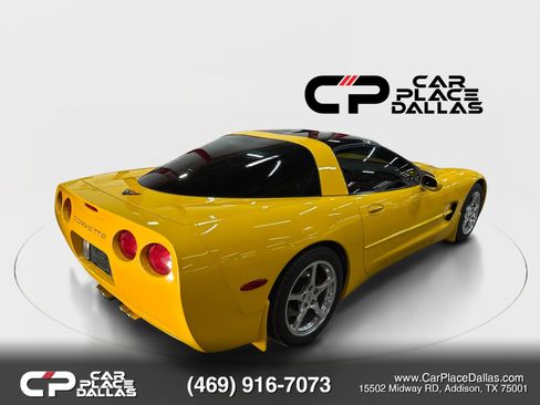 Used 2000 Chevrolet Corvette Coupe w/ Roof Pkg RWD image 8