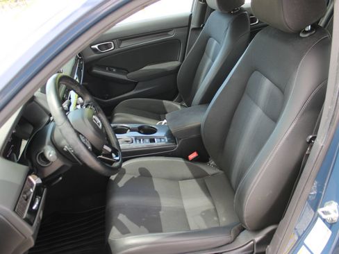 Used 2025 Honda Civic Sport image 10