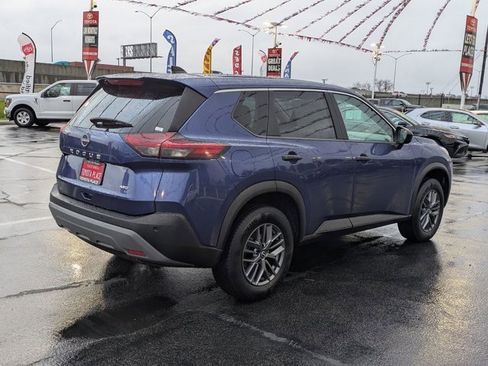 Used 2023 Nissan Rogue S image 8