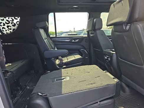 Used 2022 GMC Yukon XL Denali w/ Denali Ultimate Package AWD/4WD image 45