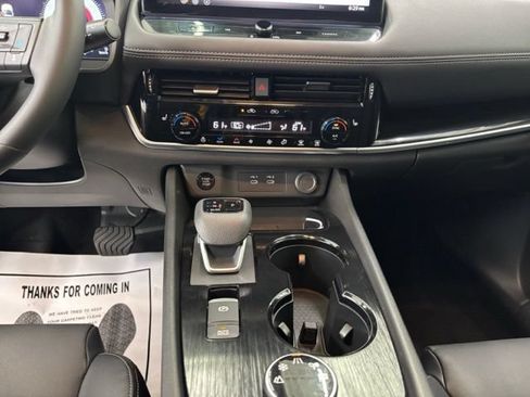 Used 2025 Nissan Rogue SL w/ SL Premium Package AWD/4WD image 19
