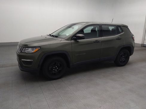 Used 2018 Jeep Compass Sport FWD image 2