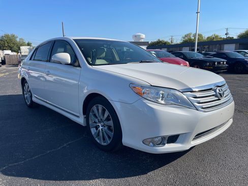 Used 2012 Toyota Avalon Limited image 3