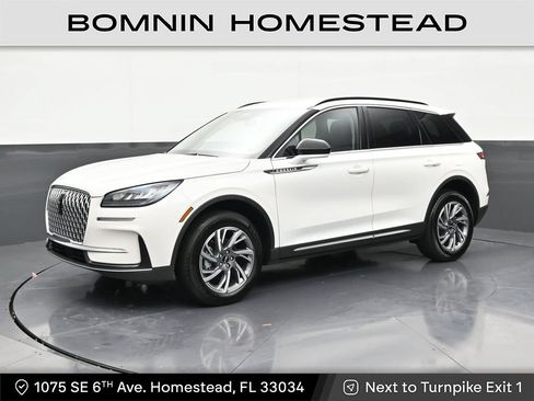 Used 2026 Lincoln Corsair Premiere FWD image 1