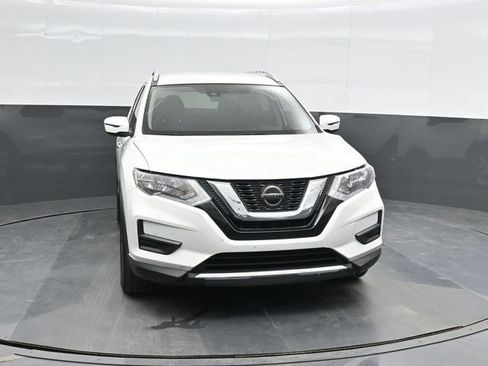 Used 2020 Nissan Rogue SV image 6