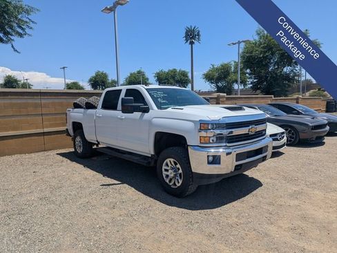 Used 2017 Chevrolet Silverado 3500 LT w/ LT Convenience Package AWD/4WD image 4