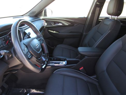 Used 2023 Chevrolet TrailBlazer RS w/ Sun and Liftgate Package AWD/4WD image 16