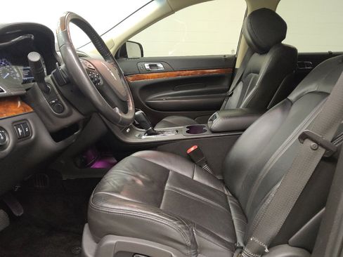 Used 2019 Lincoln MKT AWD image 17
