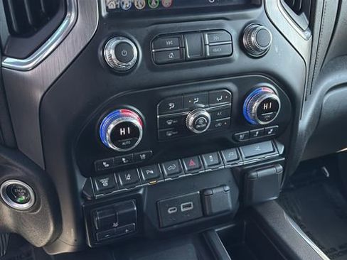 Used 2022 GMC Sierra 3500 Denali w/ Denali Ultimate Package image 31