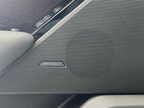 Used 2023 Land Rover Range Rover Velar R-Dynamic S image 19