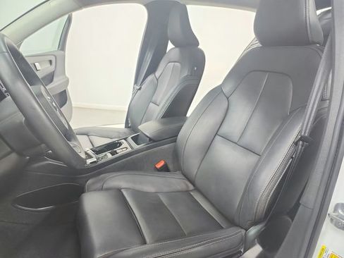 Used 2024 Volvo XC40 B5 Plus AWD/4WD image 20