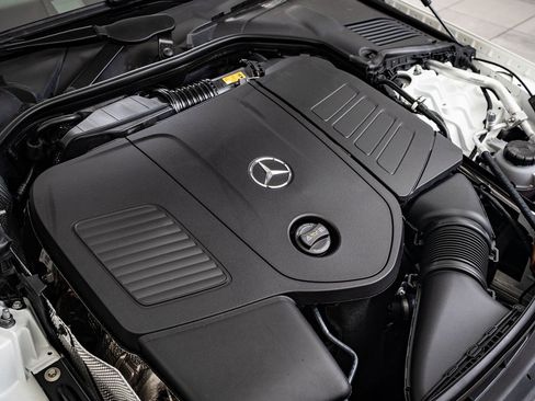 Used 2025 Mercedes-Benz C 300 4MATIC Sedan image 41