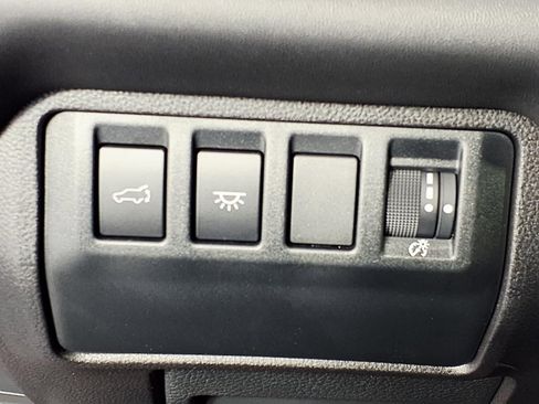 Used 2025 Subaru Ascent Bronze Edition image 17