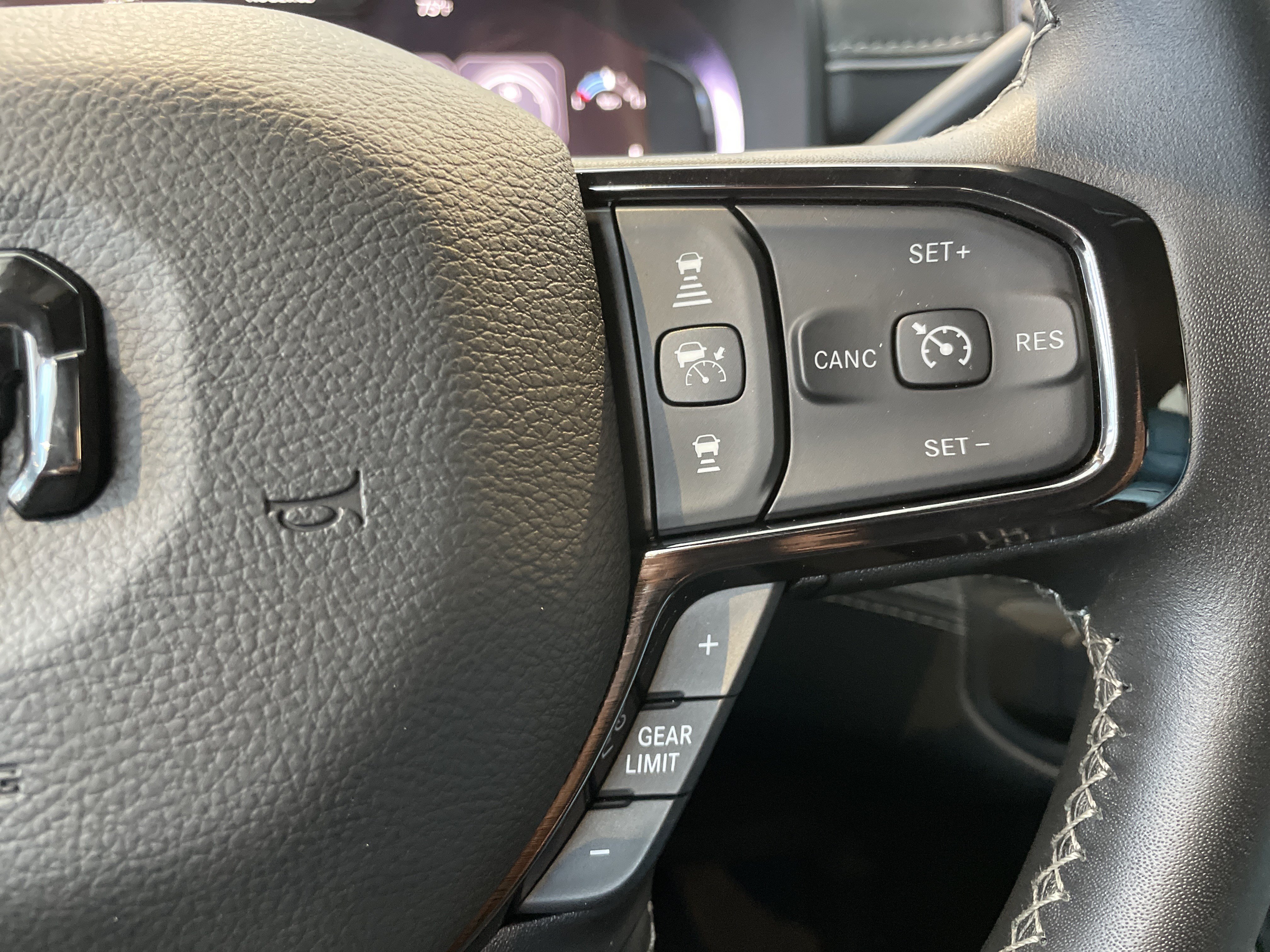Used 2026 RAM 2500 Limited AWD/4WD image 24