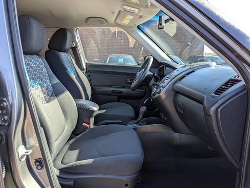 Used 2011 Kia Soul + w/ Audio Pkg image 16