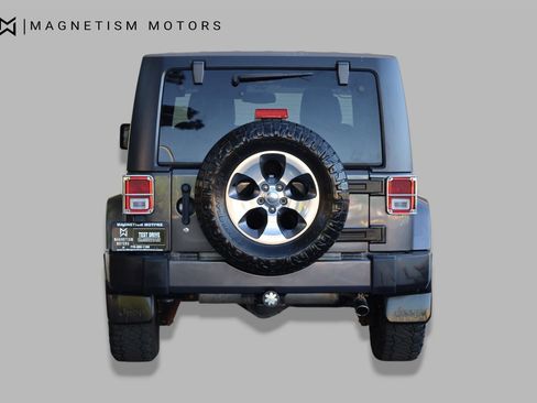 Used 2016 Jeep Wrangler Sahara w/ Mopar Chrome Edition Group image 6