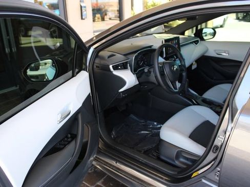 Used 2026 Toyota Corolla SE FWD image 11