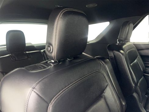 Used 2020 Ford Explorer XLT w/ Equipment Group 202A image 45