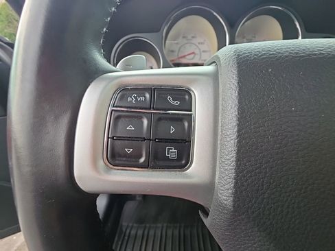 Used 2014 Dodge Challenger SXT Plus image 18