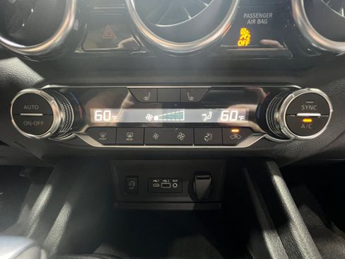 New 2025 Nissan Sentra SR image 12