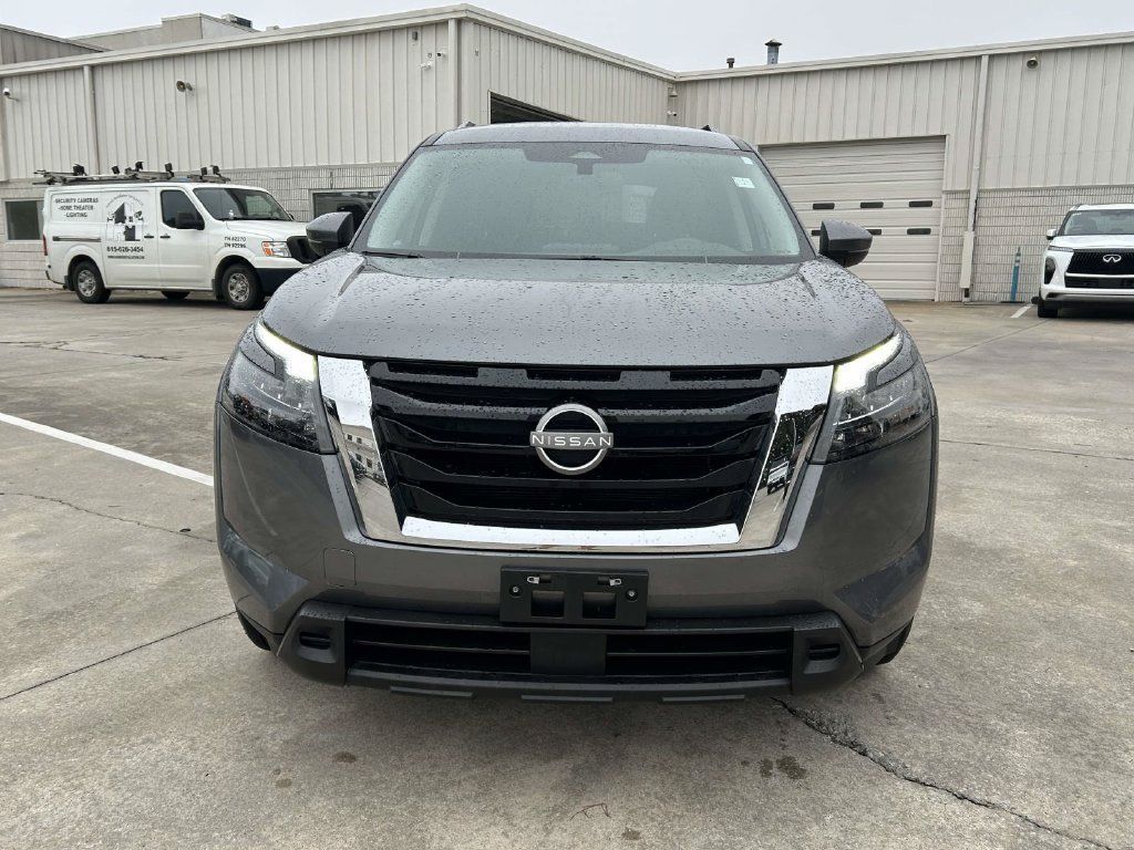 Used 2025 Nissan Pathfinder SV AWD/4WD image 8