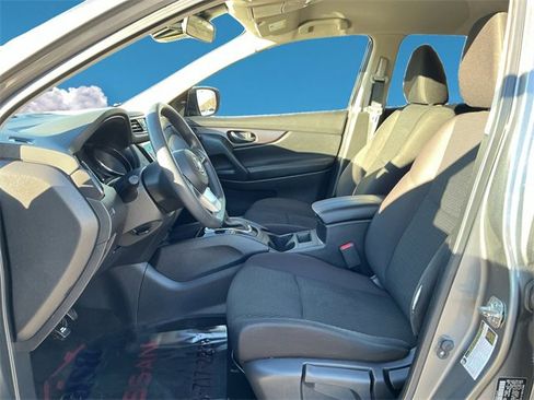 Used 2021 Nissan Rogue Sport S image 7