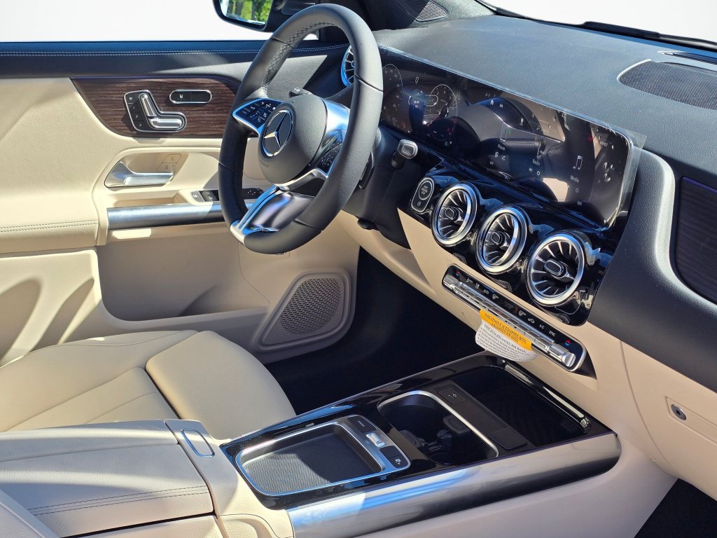 New 2026 Mercedes-Benz GLA 250 4MATIC image 24