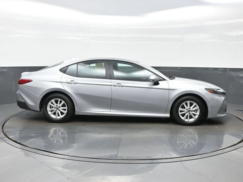 Used 2025 Toyota Camry LE FWD image 7