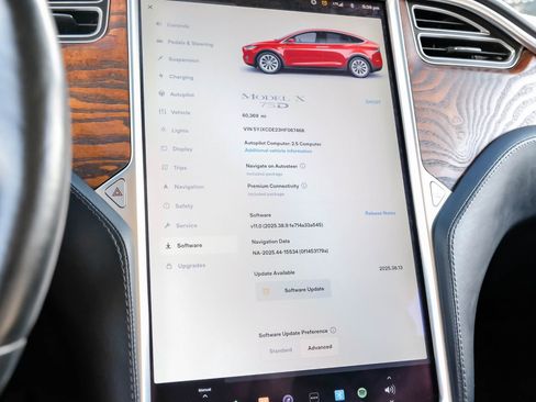 Used 2017 Tesla Model X 75D AWD/4WD image 26