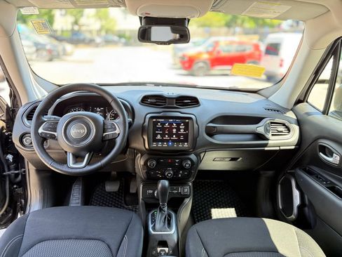 Used 2023 Jeep Renegade Latitude w/ Premium Group AWD/4WD image 7