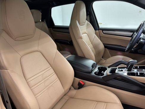 Used 2022 Porsche Cayenne Platinum Edition AWD/4WD image 30