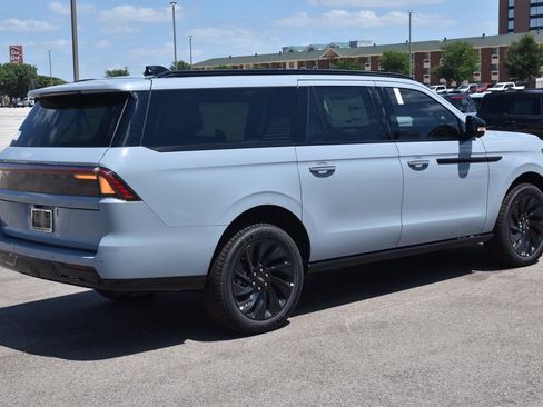 New 2026 Lincoln Navigator L Reserve w/ Jet Appearance Package AWD/4WD image 6