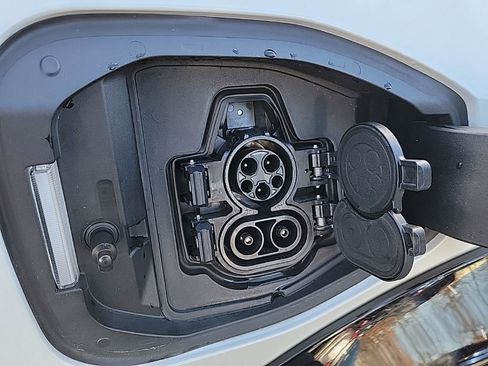 Used 2023 Nissan Ariya FWD image 37