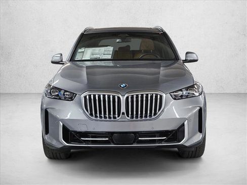 Used 2026 BMW X5 xDrive40i w/ Climate Comfort Package image 2