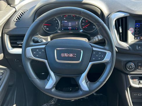 Used 2024 GMC Terrain SLE image 37