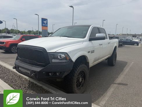 Used 2017 RAM 1500 Laramie w/ Convenience Group AWD/4WD image 5