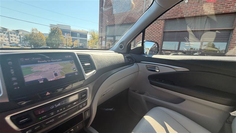 Used 2017 Honda Ridgeline RTL-T image 39