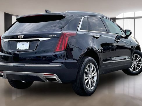 Used 2022 Cadillac XT5 Premium Luxury FWD image 2