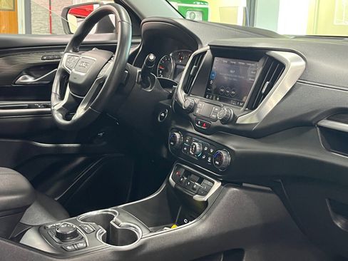 Certified 2022 GMC Terrain SLT w/ Tech Package image 10