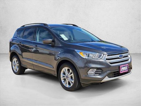 Used 2018 Ford Escape SEL FWD image 3