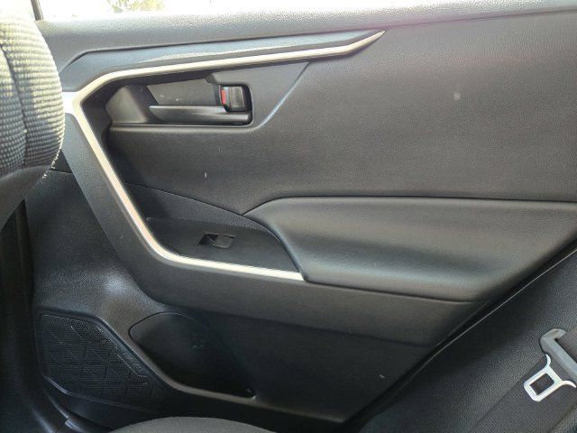Used 2022 Toyota RAV4 LE w/ Carpet Mat Package (TMS) FWD image 11