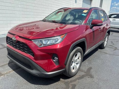 Used 2021 Toyota RAV4 XLE FWD image 1
