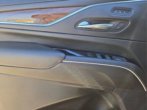 Used 2021 Cadillac Escalade ESV Sport Platinum image 19
