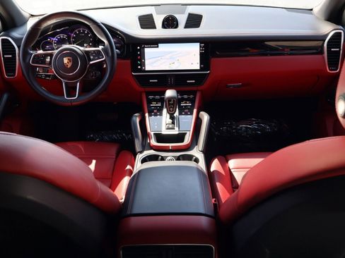 Certified 2023 Porsche Cayenne AWD/4WD image 20