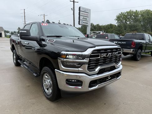 Used 2025 RAM 2500 Tradesman AWD/4WD image 34