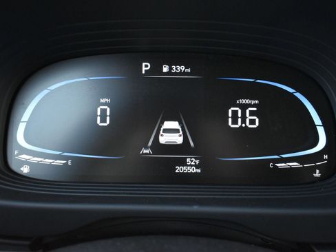 Used 2025 Hyundai Venue SEL FWD image 30