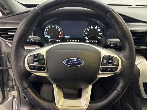Used 2021 Ford Explorer XLT w/ Equipment Group 202A image 23