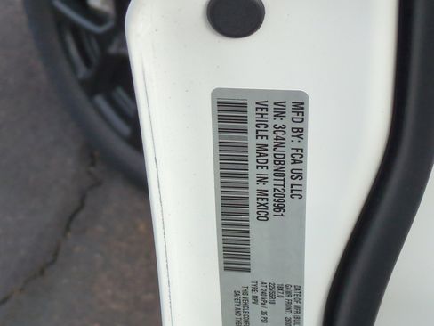 New 2026 Jeep Compass Latitude image 25